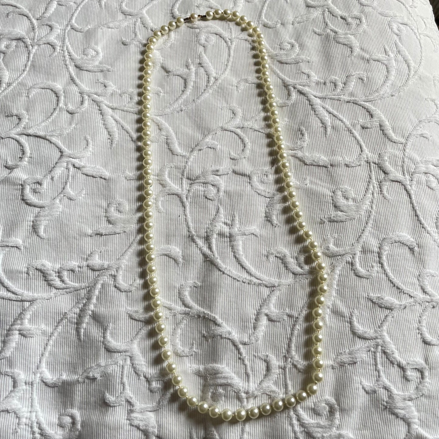 Elegant 1920s 1930s Art Deco Mid Length Pearl Necklace