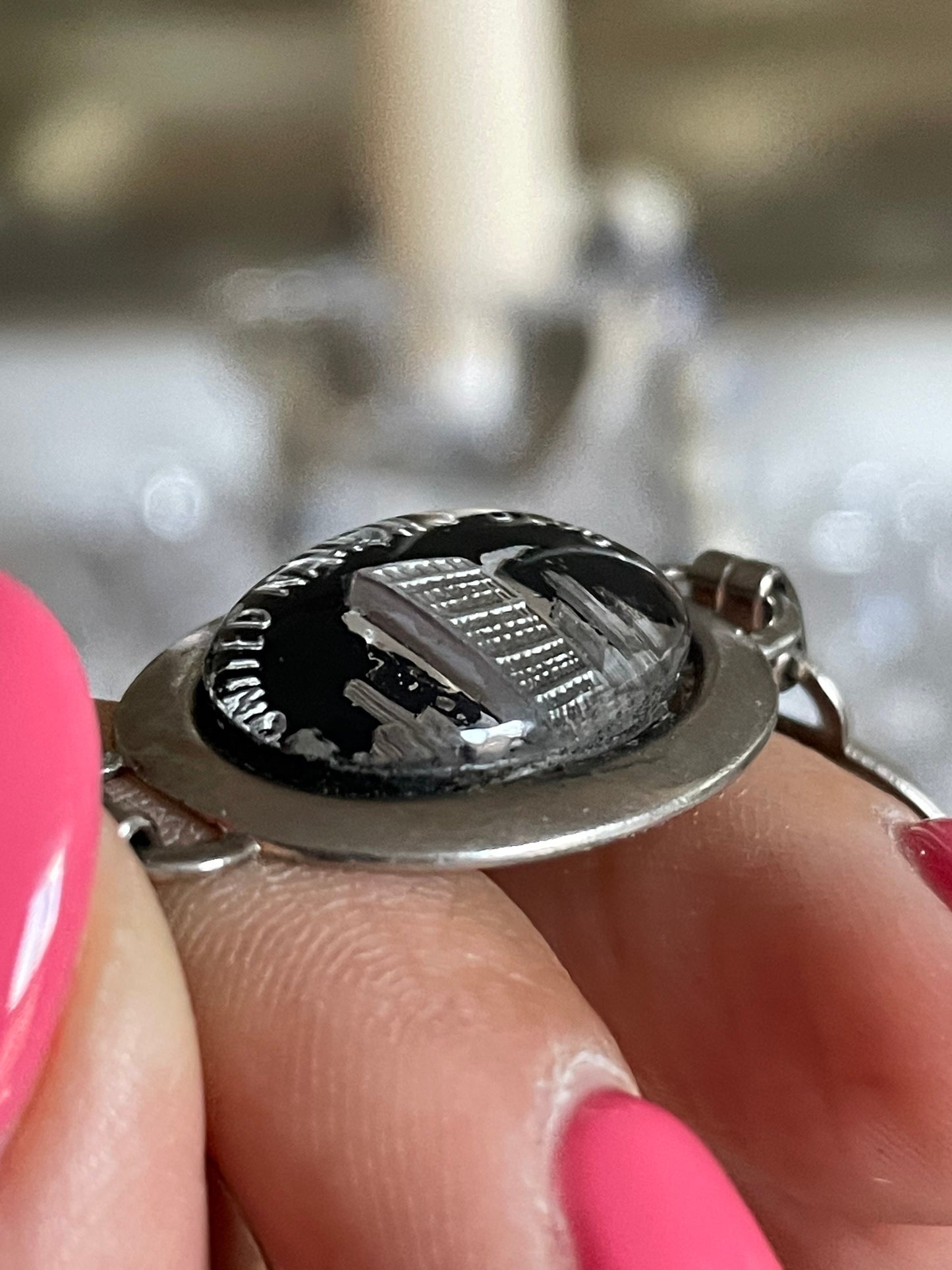 Vintage 1940s New York USA Souvenir Bracelet Intaglio Reverse Painted Glass - Silver Tone
