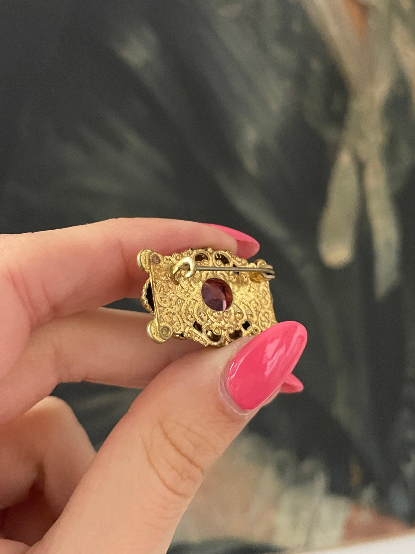 Antique Edwardian Czech Pink Sapphire Paste Ornate Brooch - Gold Tone