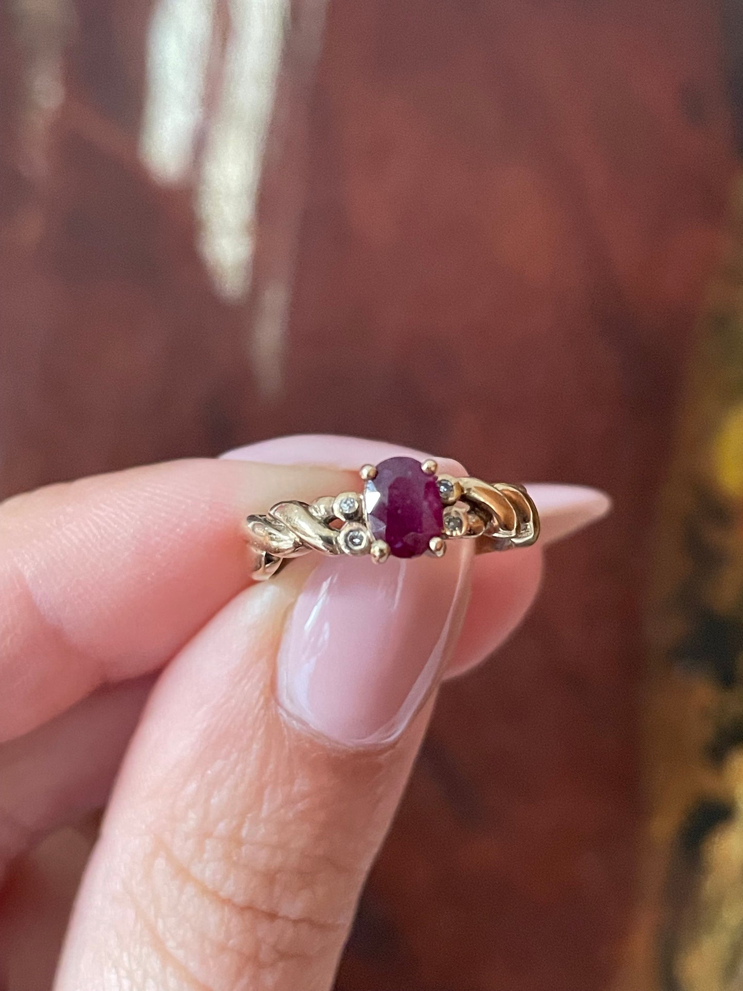Vintage 1970s Ruby and Diamond 9ct Gold Twist Design Ring - Size K