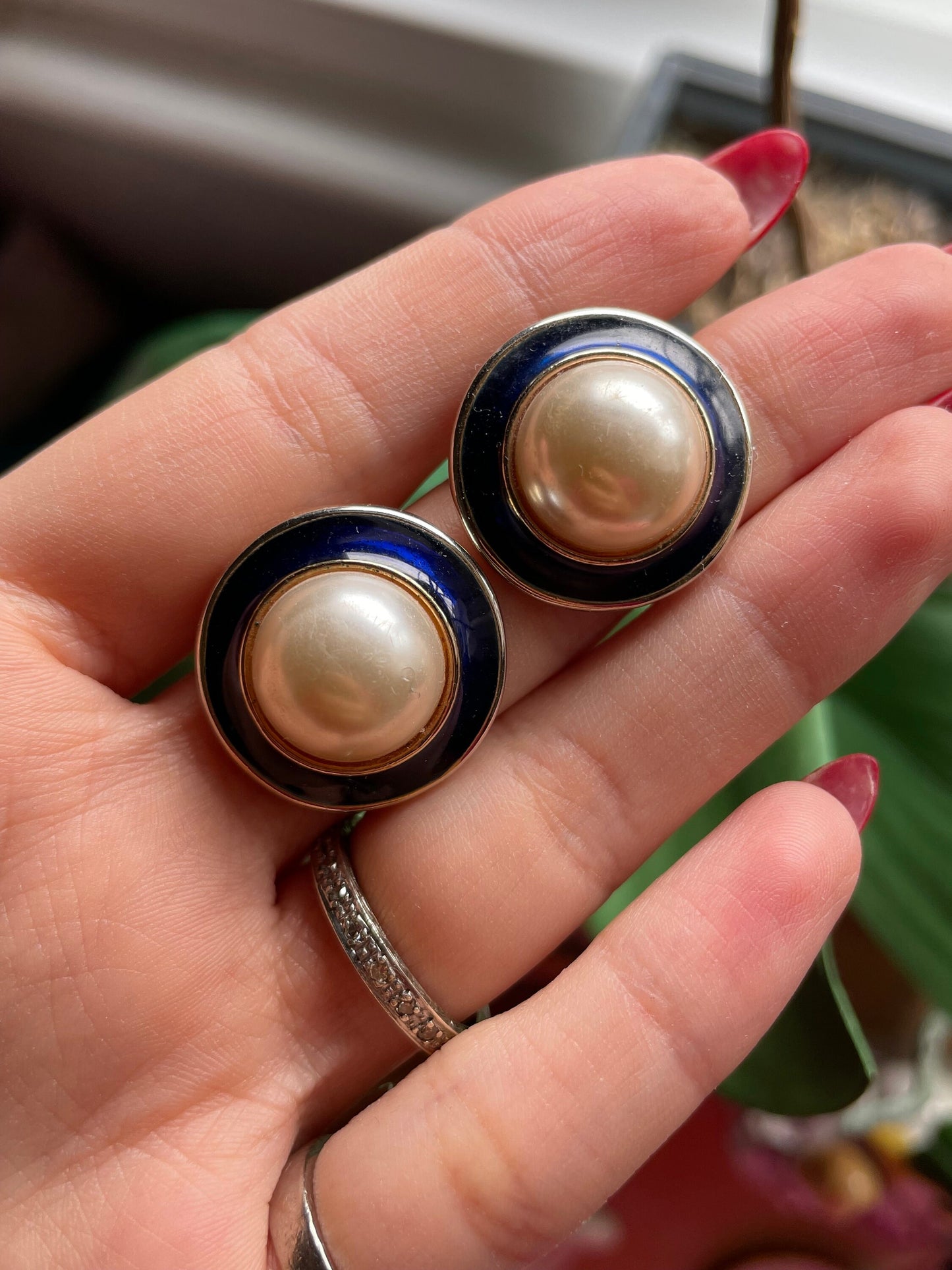 Vintaga 1980s Blue Enamel Pearl Cabochon Earrings Studs