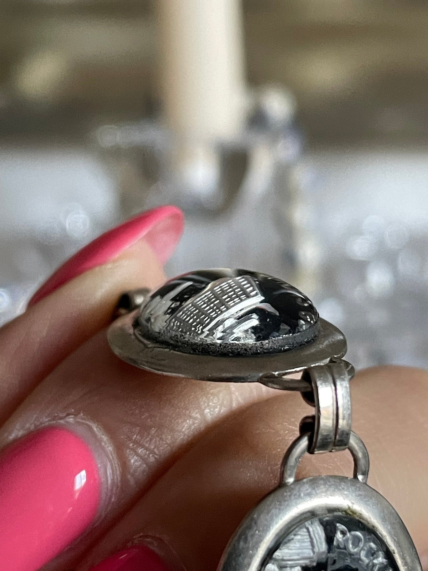 Vintage 1940s New York USA Souvenir Bracelet Intaglio Reverse Painted Glass - Silver Tone
